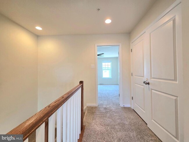 Building Photo - 1113 Red Hawk Way