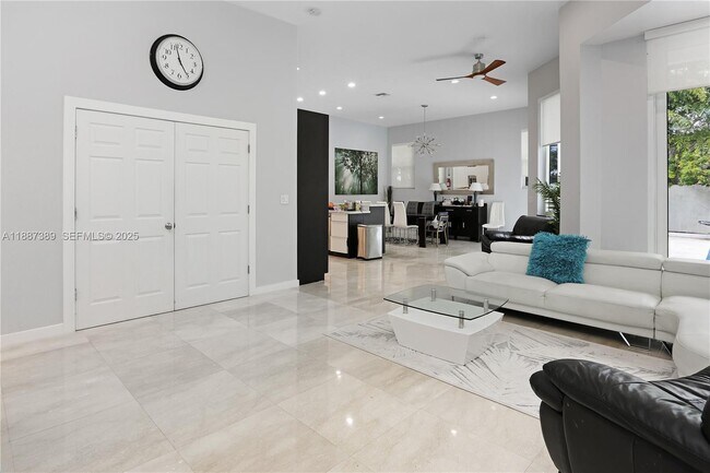 Building Photo - 1230 S 13th Ave