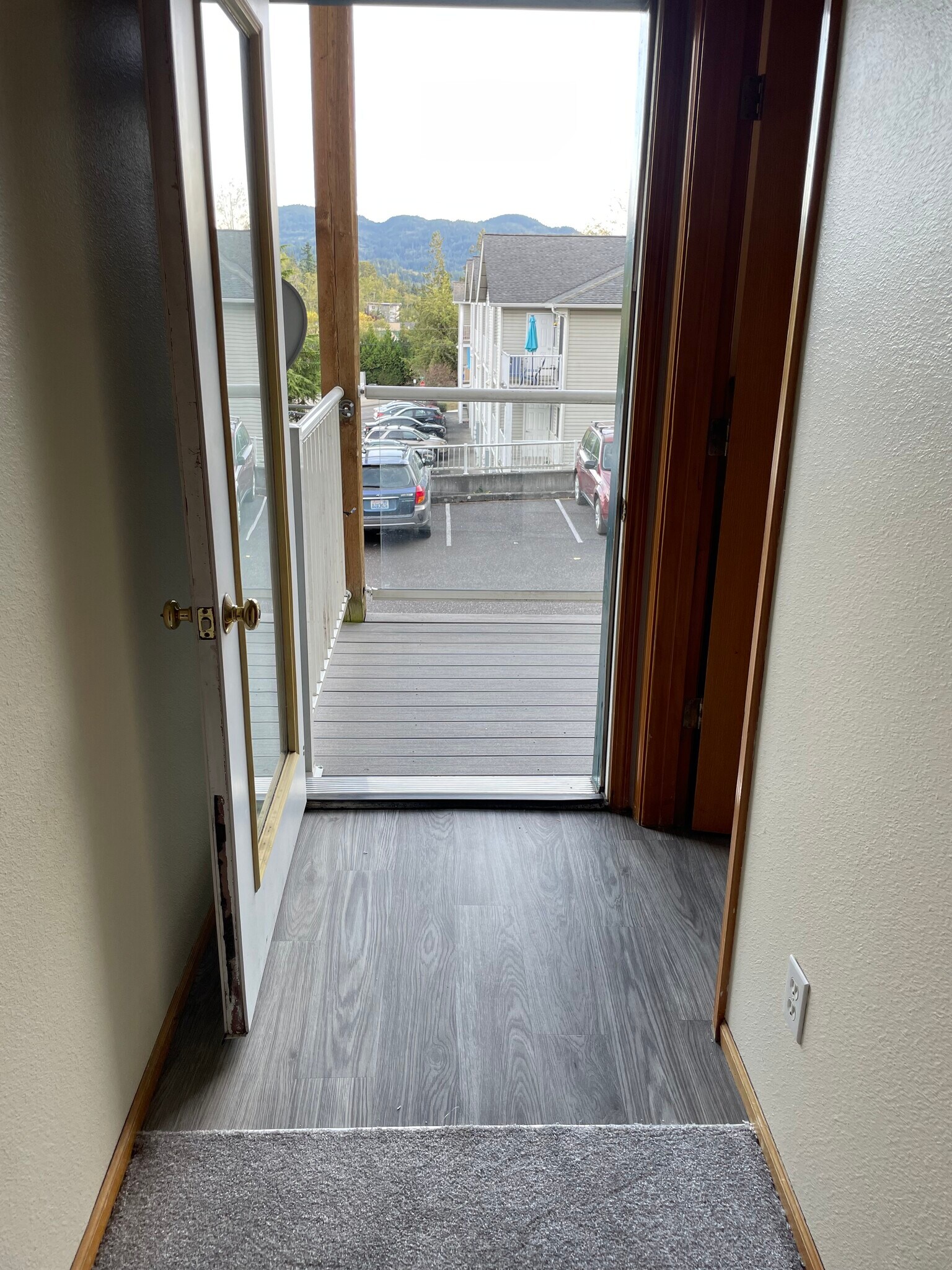deck - 303 Elwood Ct