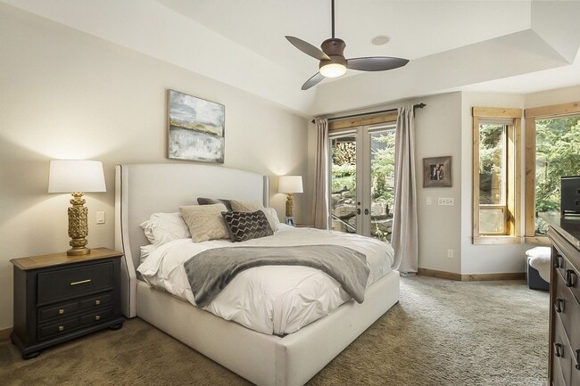 Building Photo - Westside custom home with high end craftsman finishes