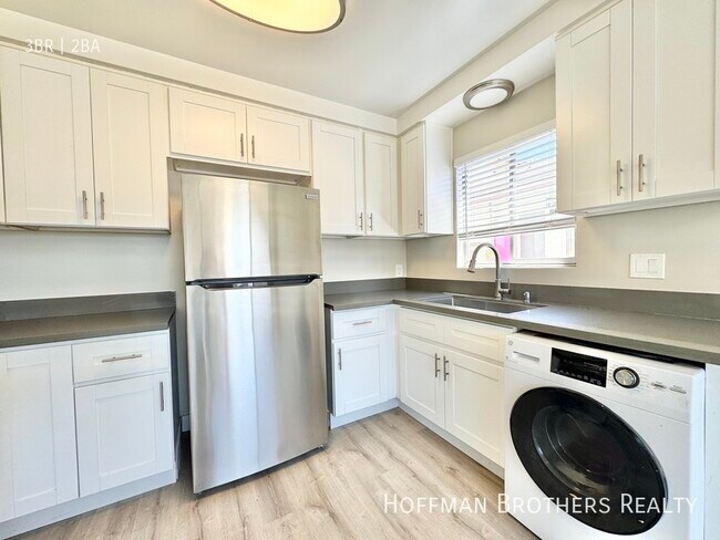 Building Photo - 12234 Manor Dr