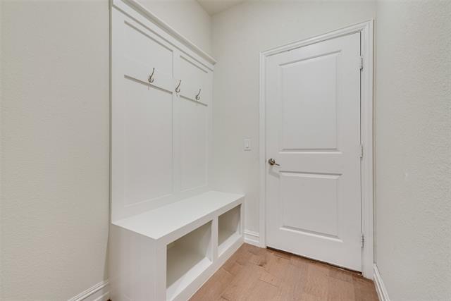 Building Photo - 5200 Amphora Ave