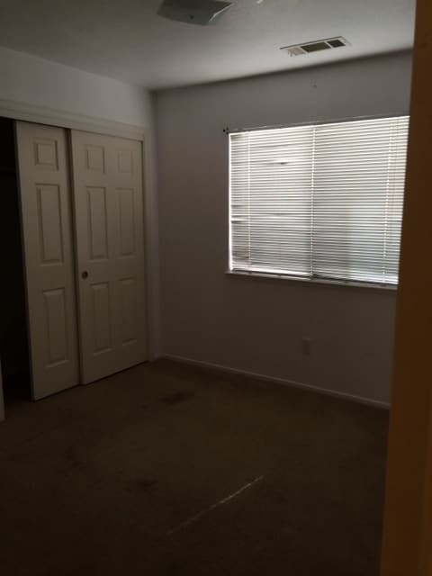 Building Photo - 384 Chestnut St