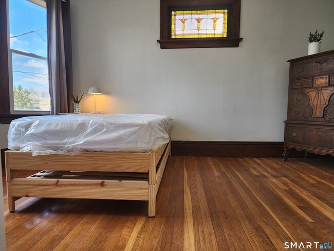 Building Photo - 458 Hillside Ave