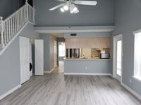 Building Photo - 3 bedroom townhome for rent in NE Tallahassee, wood floors, fenced yard available early July 2026...
