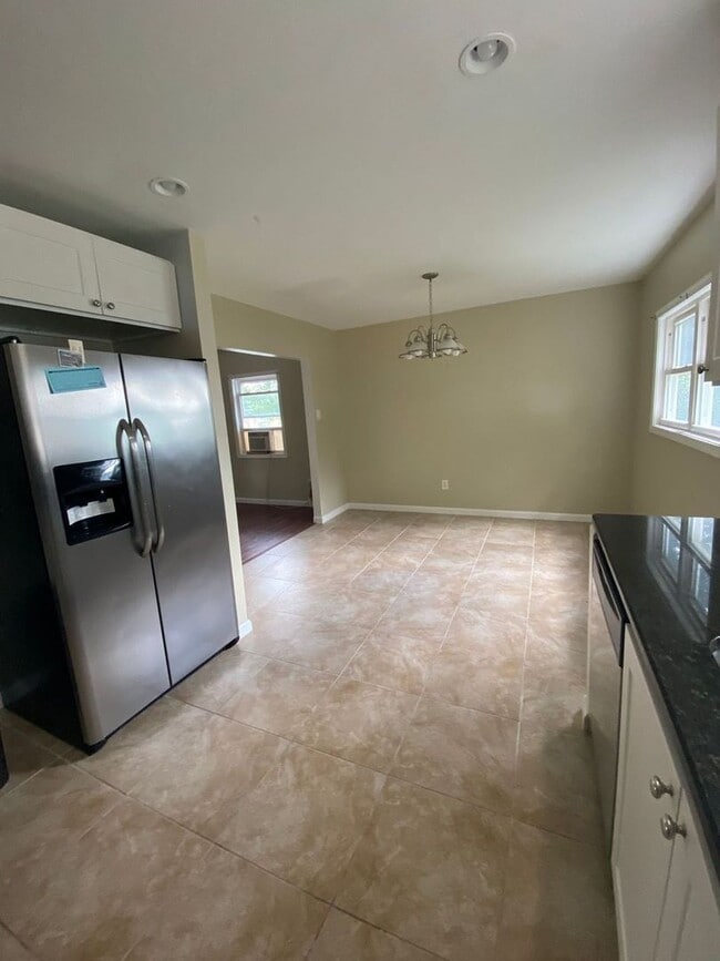 Building Photo - 241 Lafayette Ave