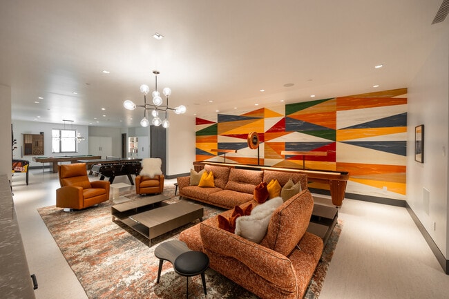 Building Photo - 1411 Crystal Lake Rd