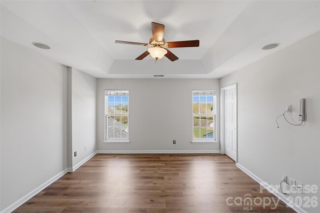 Building Photo - 4957 Sunburst Ln