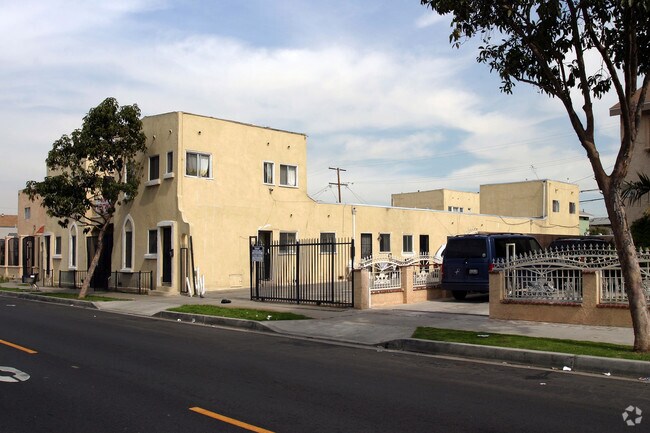 Building Photo - 1436 Walnut Ave