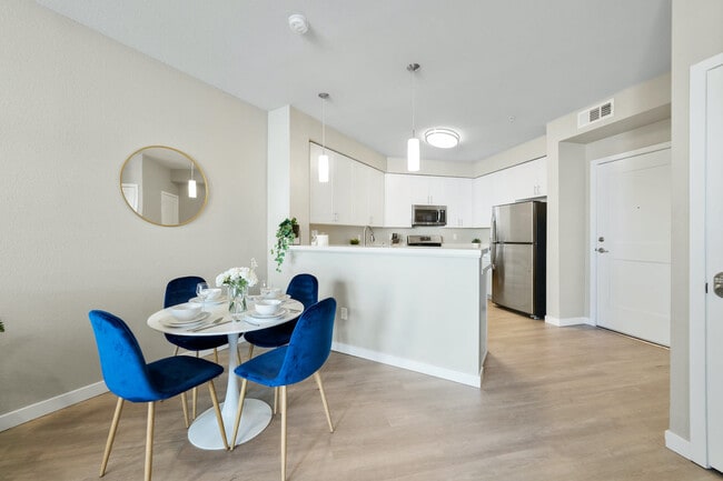 Building Photo - 375 Harbour Cove Dr
