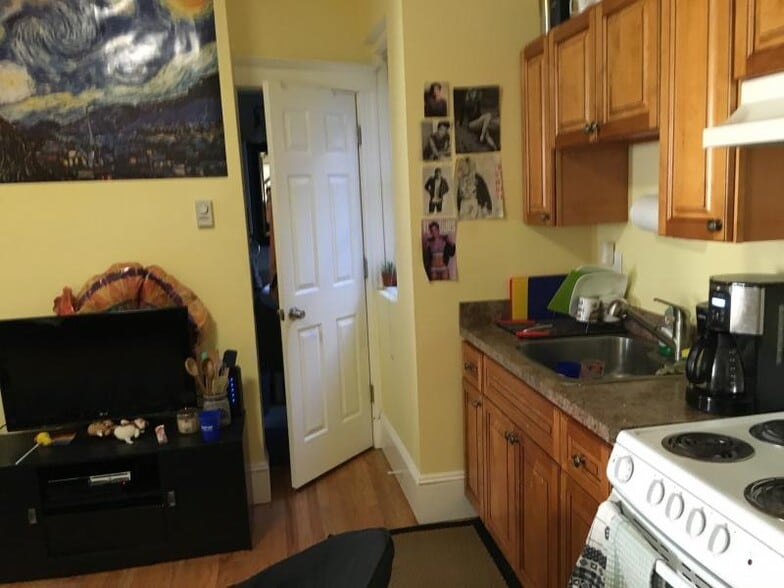 Building Photo - 55 Park Dr