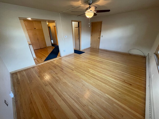 Building Photo - 664 Sprague St