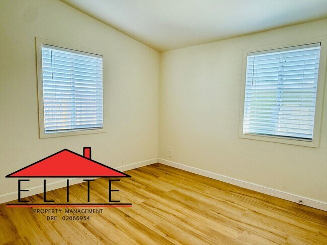 Building Photo - 332 N Alvord St