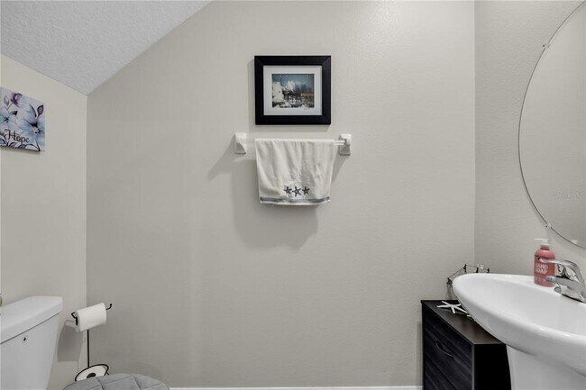 Building Photo - 736 Royal Empress Dr