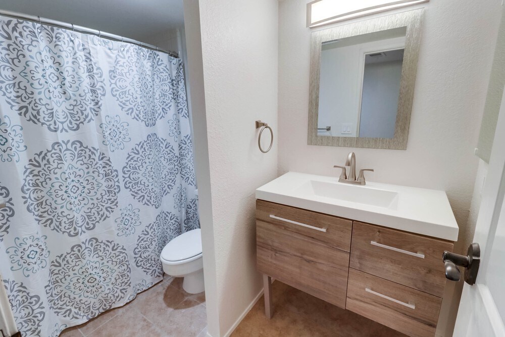 Building Photo - 1333 8th Ave