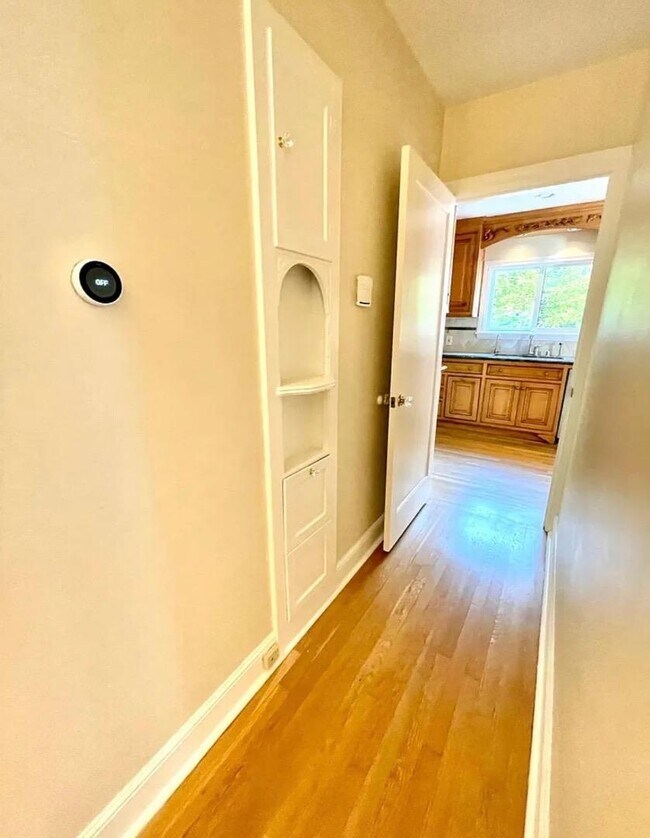 Building Photo - 1127 Clark Way