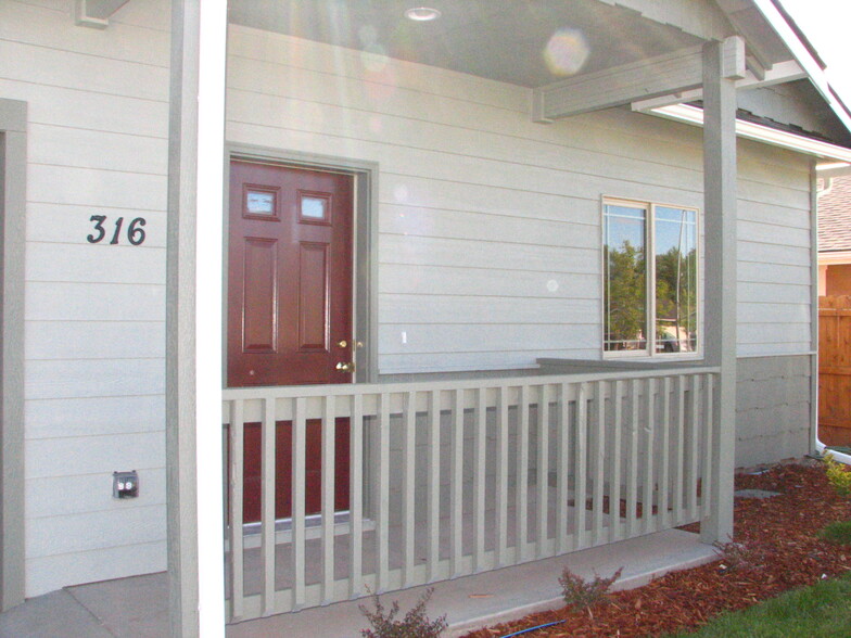 Building Photo - 316 Rosehaven St