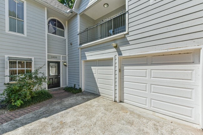 Building Photo - 3409 Northwood St