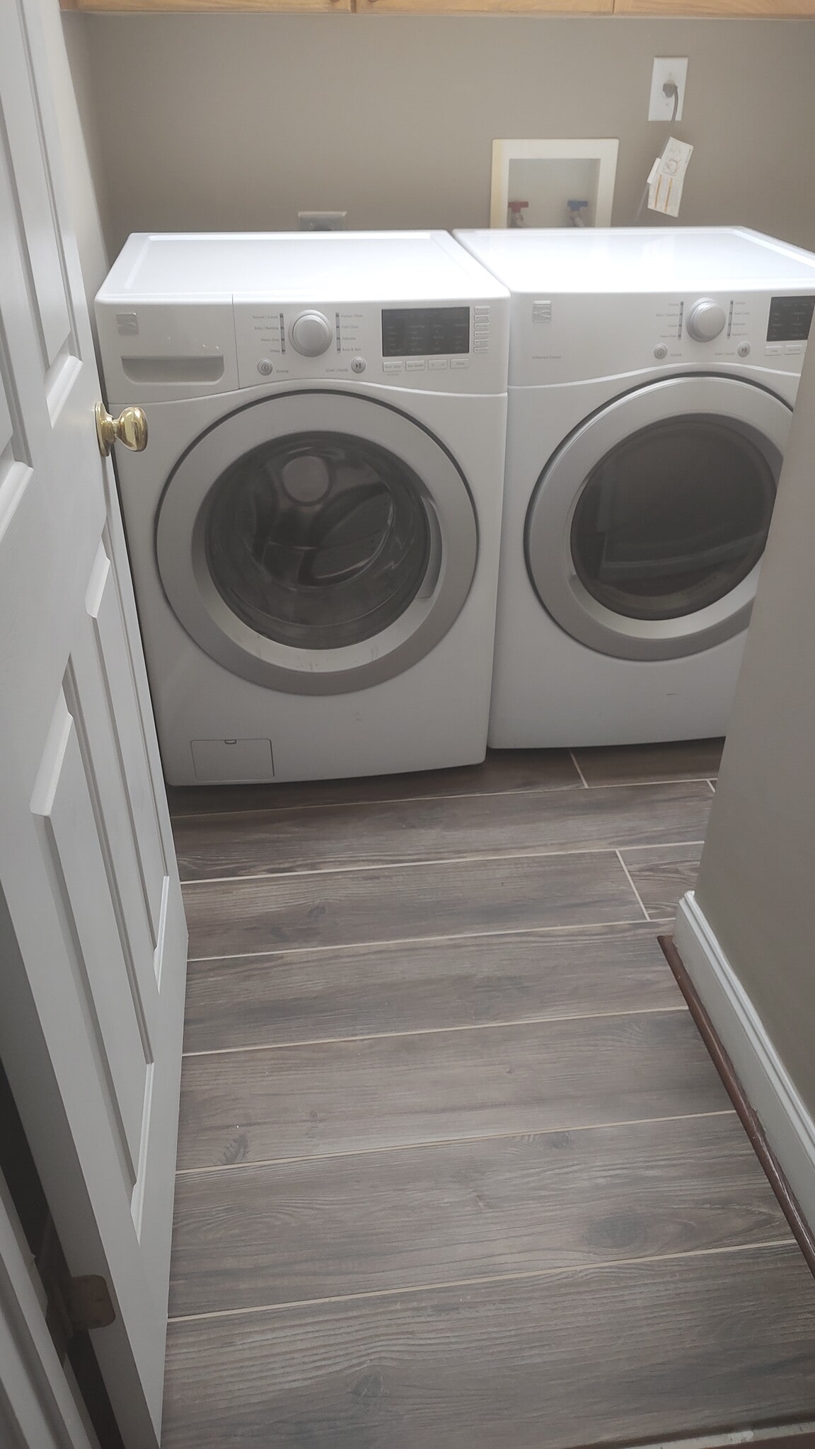 Building Photo - 1715 Cranbrook Dr