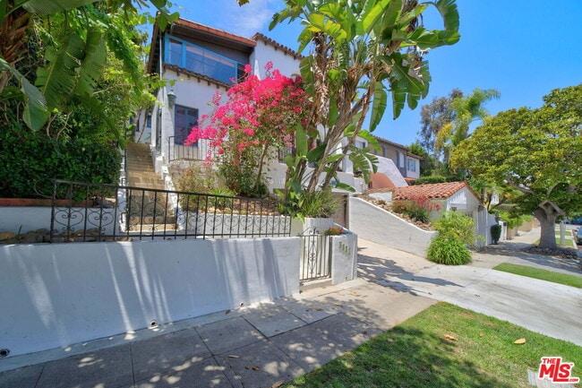 Building Photo - 1221 Edris Dr