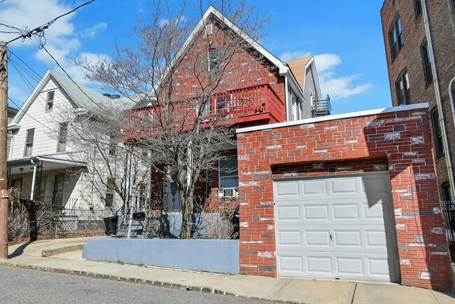 Building Photo - 30 Columbia Terrace