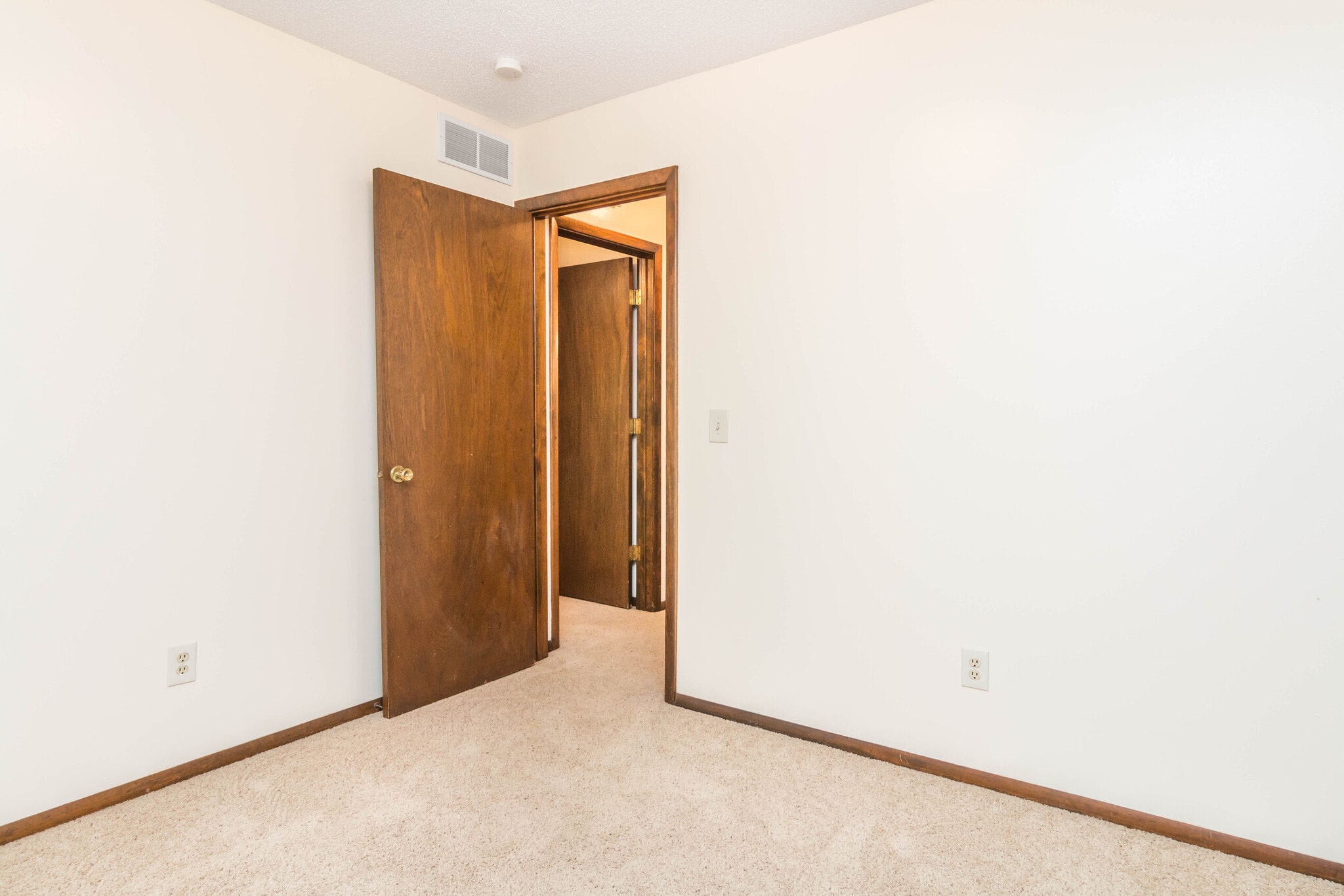 Building Photo - 811 Dondee Dr