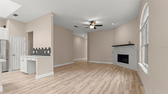 Building Photo - 9428 SW 39 Ave