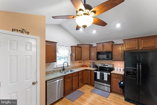 Building Photo - 10603 Eden Brook Dr