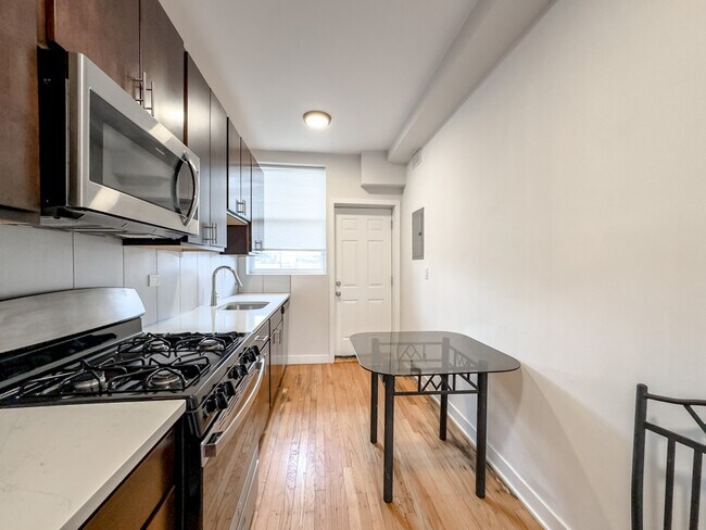 Building Photo - 4405 N Kimball Ave