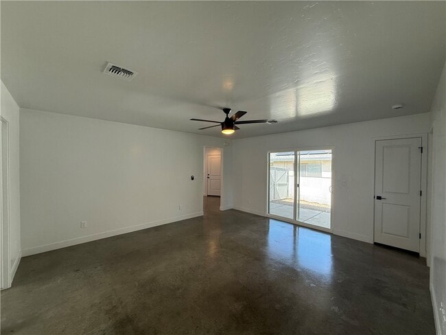 Building Photo - 3606 N Wells St