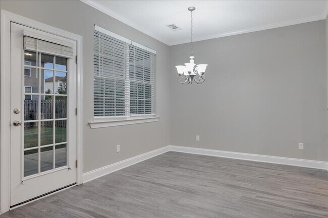 Building Photo - 5121 Heathbrook Dr