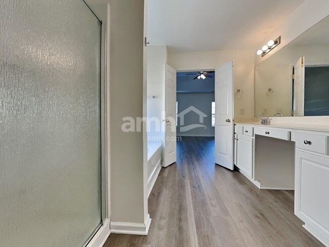 Building Photo - 1361 Pondhaven Dr