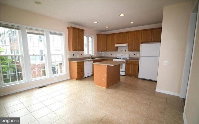 Building Photo - 5035 Cool Fountain Ln