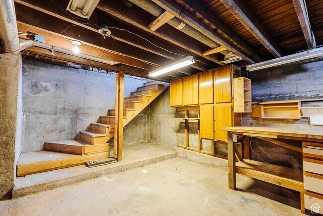 Building Photo - 8544 S 300 E