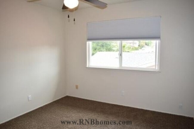 Building Photo - 8250 Canyon Oak Dr