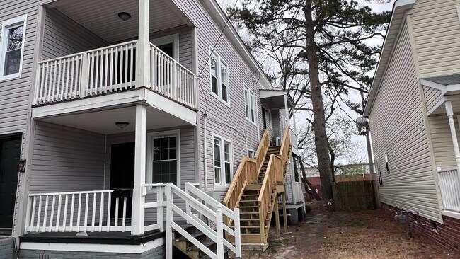 Building Photo - 1707 Holladay St