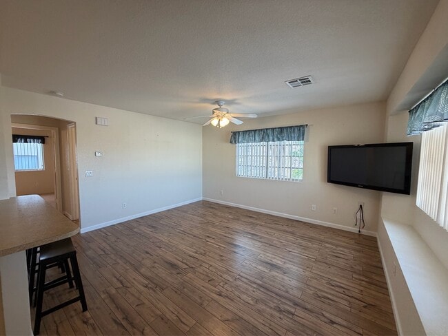 Building Photo - 3423 McCormick Blvd