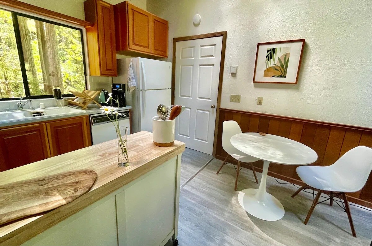 Kitchen/Dining - 75 Fern Rd