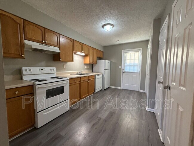 Building Photo - 4424 Torrance Dr NW