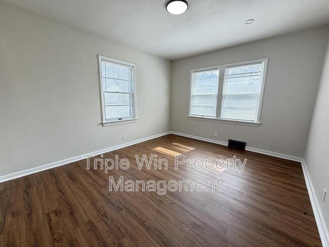 Building Photo - 7560 Alicia Ave