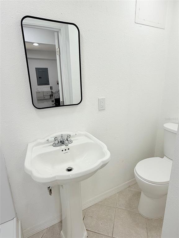 Building Photo - 707 40th St W