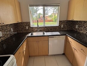 Building Photo - 2522 NE 184th Terrace