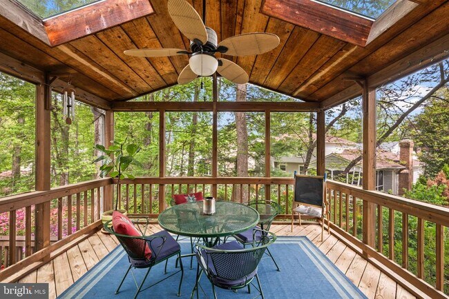 Building Photo - 10906 Carters Oak Way