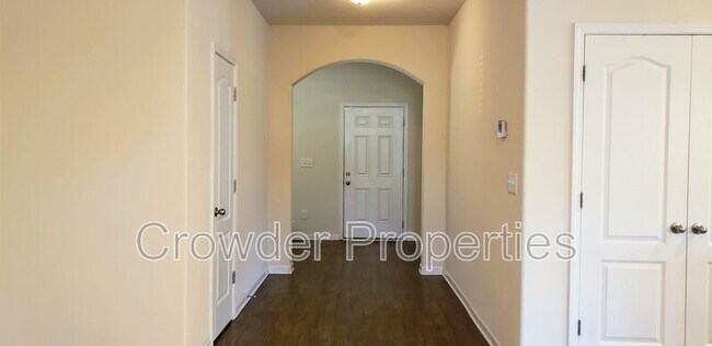Building Photo - 8119 Paw Club Dr