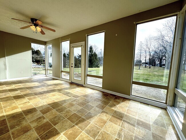 Building Photo - 5117 Bixford Ave