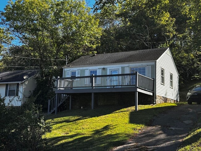 Primary Photo - Adorable Sylvan Heights