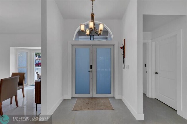 Building Photo - 9585 Carousel Cir S