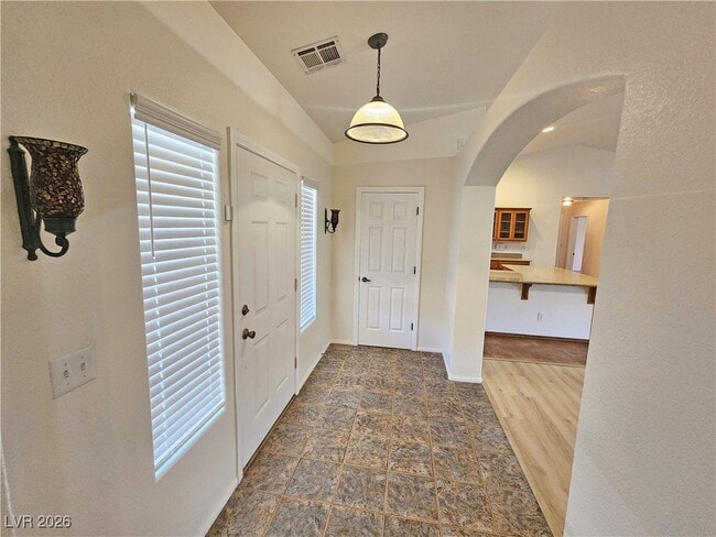 Building Photo - 3120 E Easy St