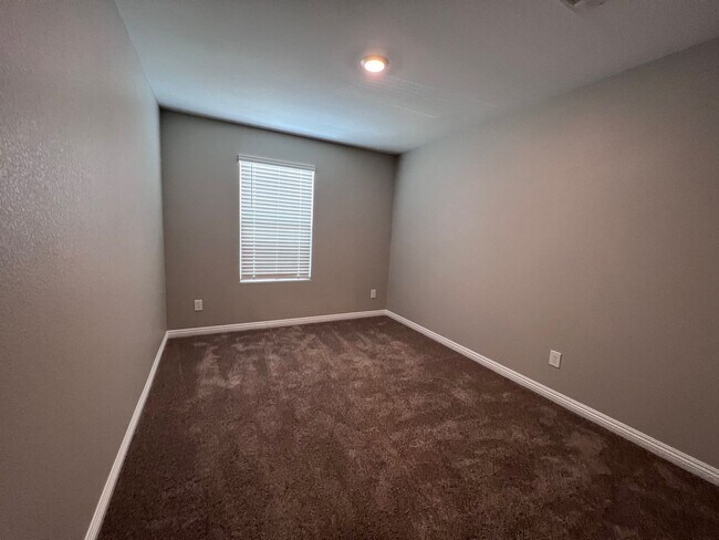 Building Photo - CASA BELLA COMMUNITY 3 BEDROOM 2.5 BATH LO...