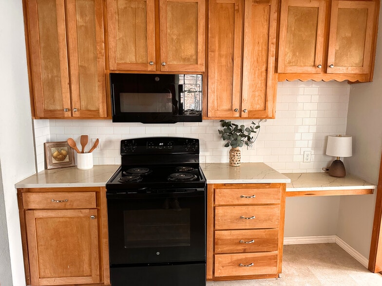 Building Photo - 6007 Palmetto Trl